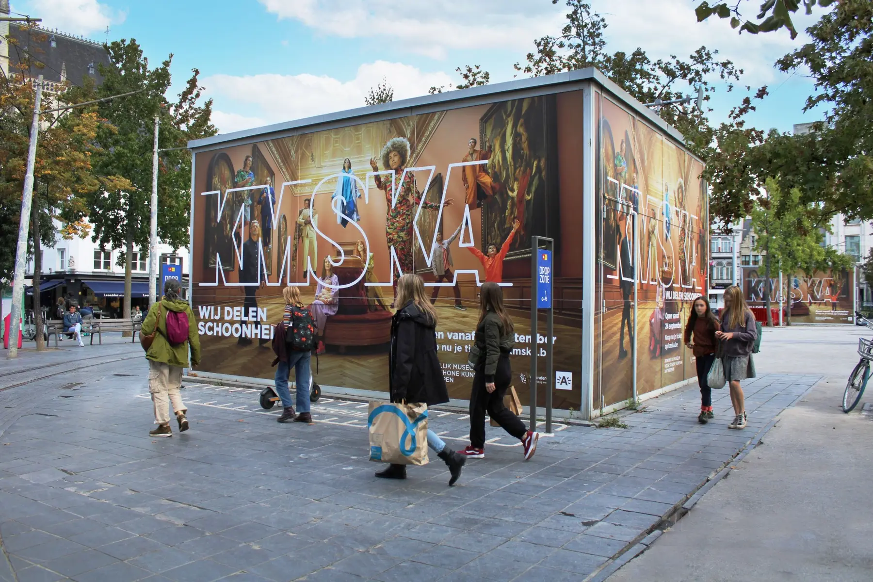 KMSKA-campagne rondom een Glass House in Antwerpen